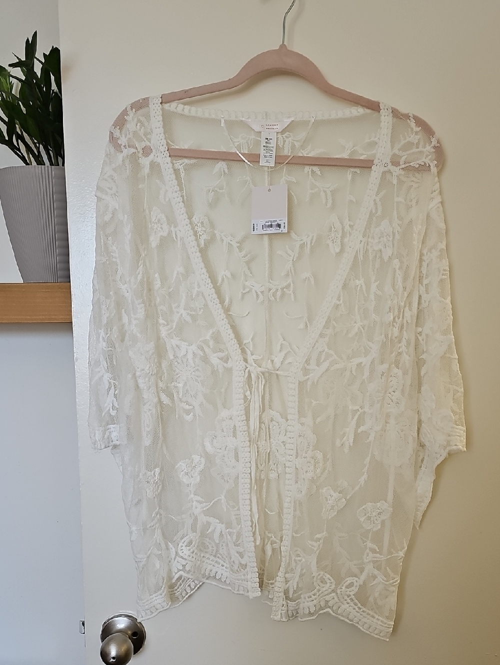 LC Lauren Conrad White Sheer Lace Kimono with Floral Embroidery